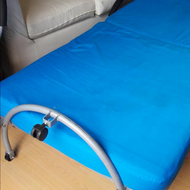 Foldable Bed. Easy To Fold And Keep. Fold, Lock And Store..with Rollers