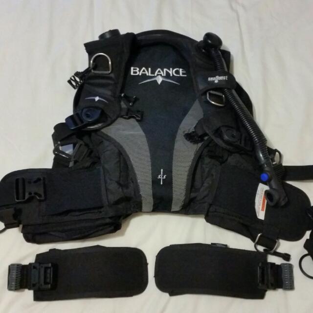 Aqualung SeaQuest Balance BCD, Sports Equipment, Sports & Games, Water Sports on Carousell