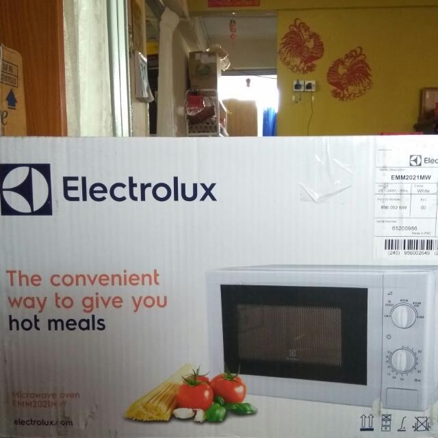 Electrolux microwave store oven emm2021mw