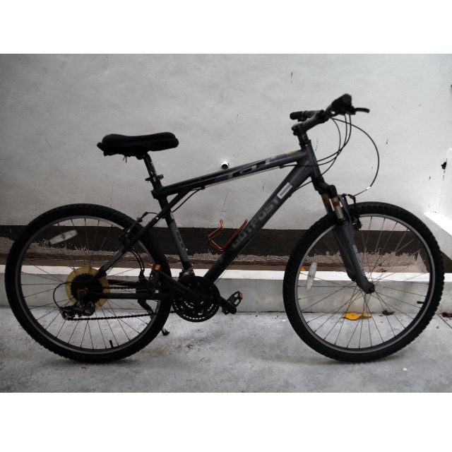 Bicicleta gt hotsell outpost sport 27.5