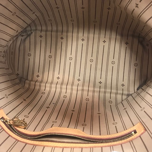 Louis Vuitton Delightful Pm (Category: Luxury Bags & Wallets) located in Quezon City. Submitted by japanonlineshoppe (Listing ID 87706256, Image 2). Description: .