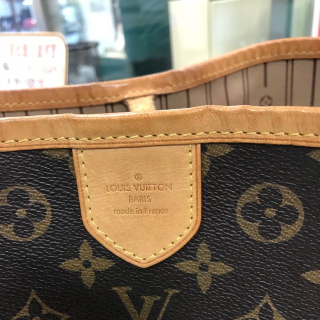 Louis Vuitton Delightful Pm (Category: Luxury Bags & Wallets) located in Quezon City. Submitted by japanonlineshoppe (Listing ID 87706256, Image 3). Description: .