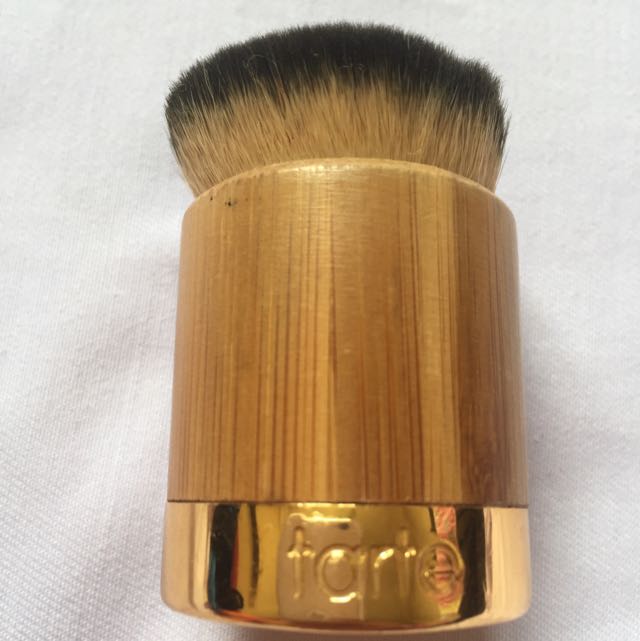 TARTE KABUKI BRUSH, Beauty & Personal Care, Face, Makeup on Carousell