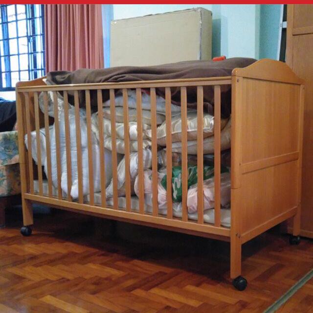 Cedar baby crib online