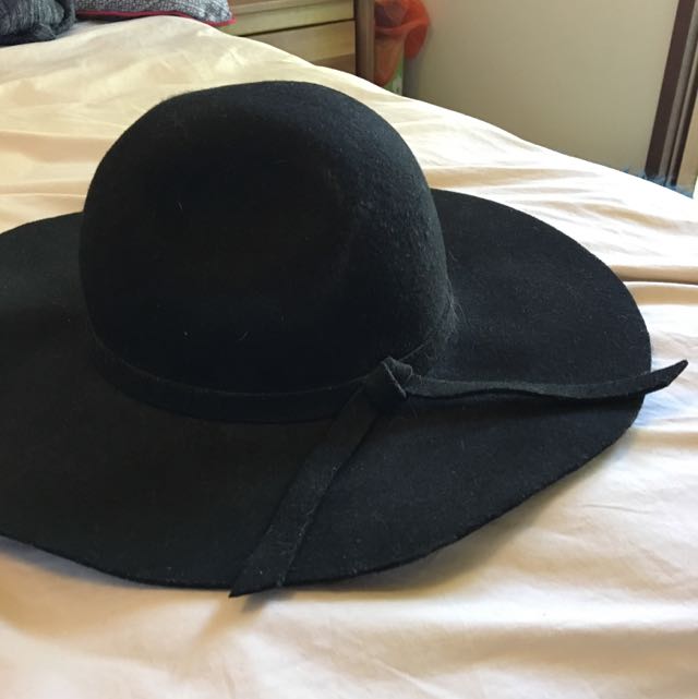 sportsgirl hat