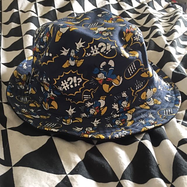 donald duck bucket hat