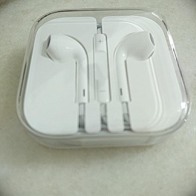 earPods (Audio Jack), Audio, Earphones on Carousell