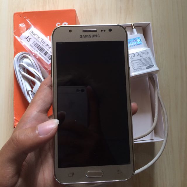 Samsung Galaxy J5 2015 Gold Fullset Telepon Seluler Tablet Di Carousell