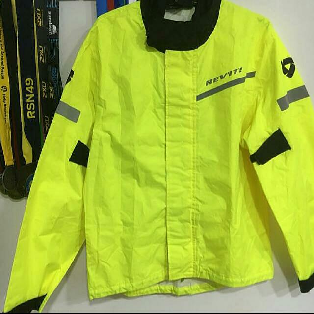 Revit raincoat shop