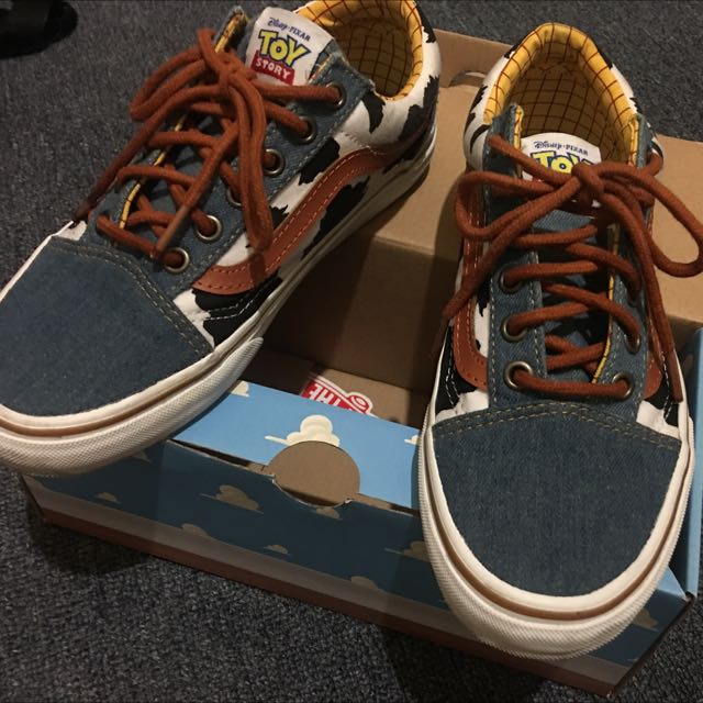 toy story school shoes