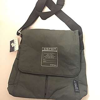 Esprit Cross-Body