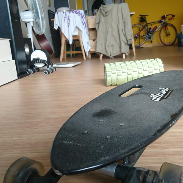Allrover 八輪滑板 運動休閒 戶外休閒在旋轉拍賣