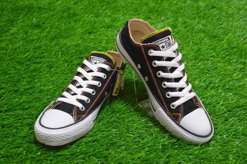sepatu converse rainbow
