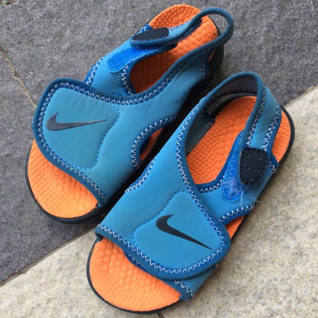 sandal sepatu nike