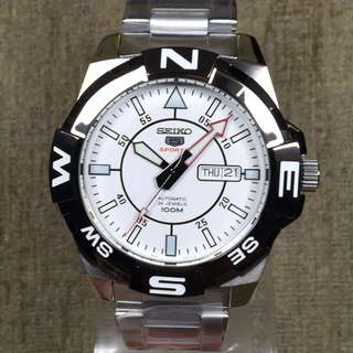 (Category: ) located in . Submitted by watchwagon.com (Listing ID 88463527, Image 1). Description: .