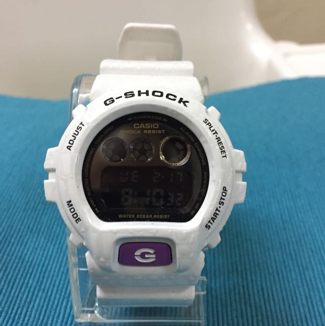 Gshock DW6900 CR white
