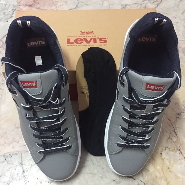 levi casual shoes