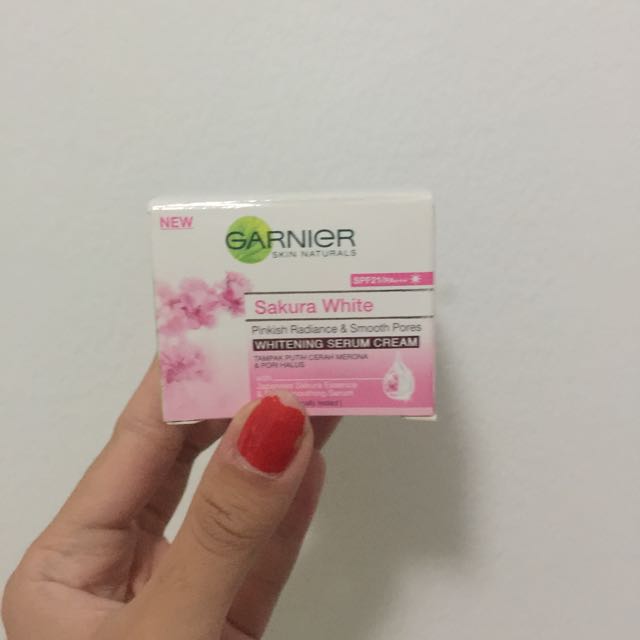 harga garnier sakura white pinkish radiance whitening cream