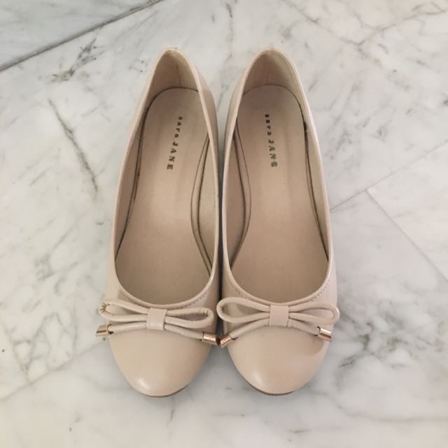 nude coloured shoes