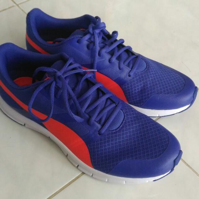 sepatu running puma original