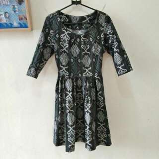 Dress Motif Batik