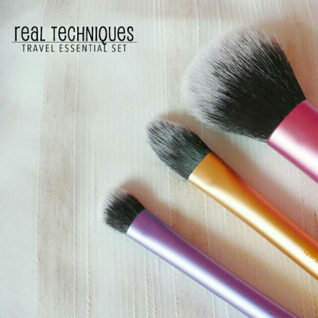 Essentials Set Real Authentic. Real Techniques Travel Essential Set, Beauty & Personal Care ...