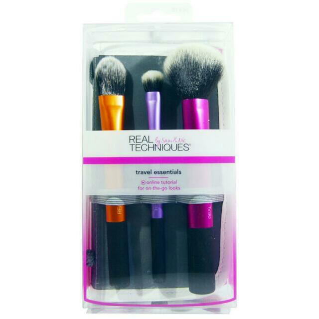 Essentials Set Real Authentic. Real Techniques Travel Essential Set, Beauty & Personal Care ...