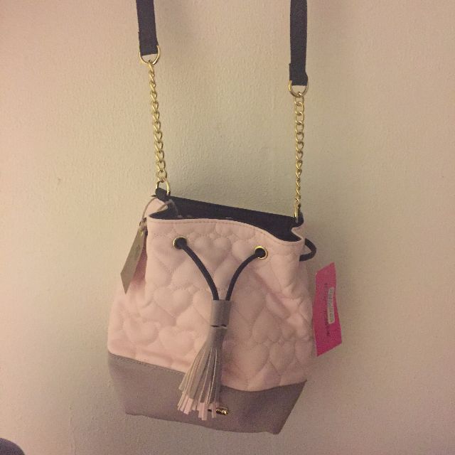 betsey johnson sling bag