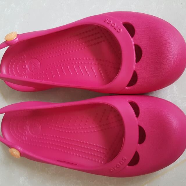 womens crocs pink