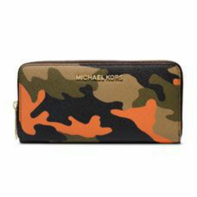 Michael Kors Camo wallet, Luxury, Bags 