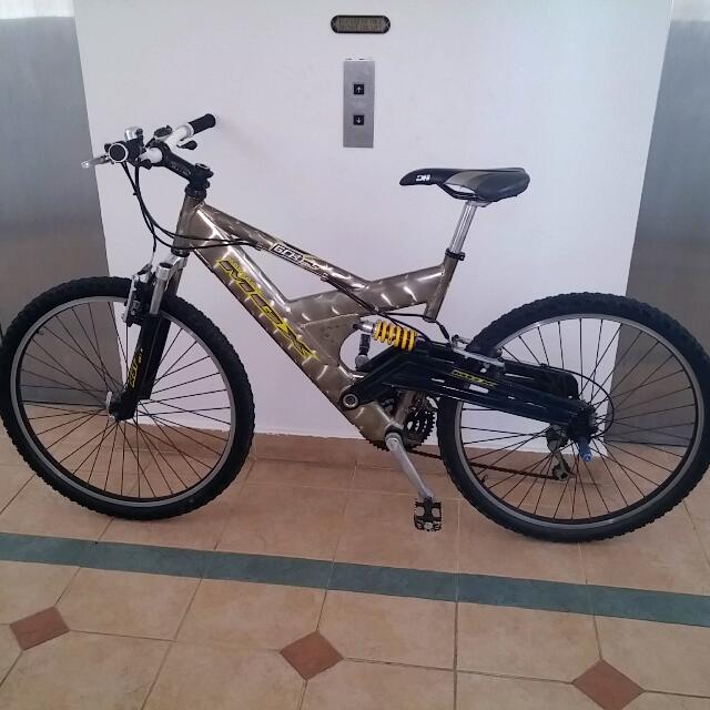 mongoose mgx mountain bike