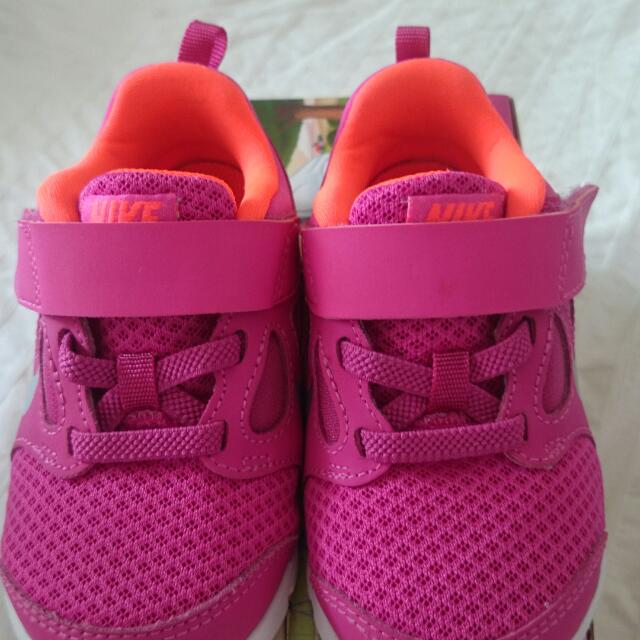 toddler girl nike tennis shoes