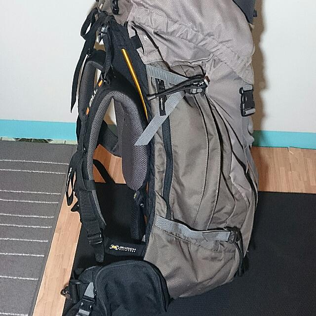 [二手] 登山 背包客 露營 Quecha 60L 後背包 照片瀏覽 4