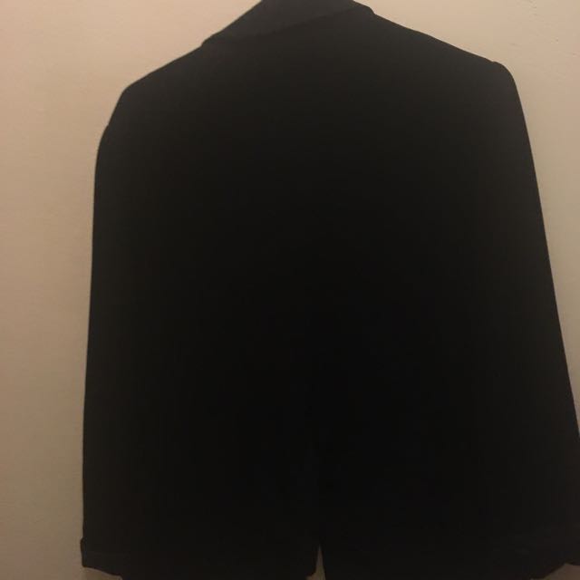 Black Bkazer (Category: Clothes) located in Toronto. Submitted by ktack (Listing ID 88809342, Image 2). Description: .