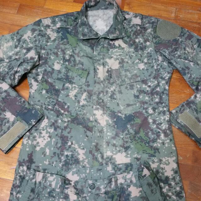 Korea Army Pixel No4 Uniform, Men's Fashion, Tops & Sets, Formal Shirts