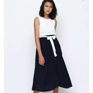 Flowy wrap midi dress s