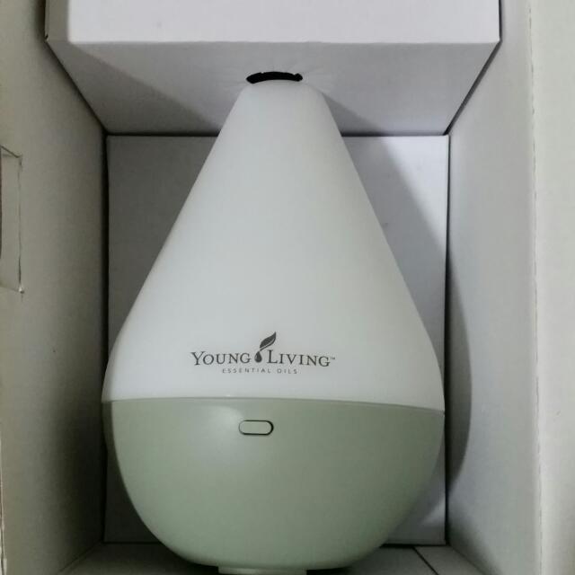 Dewdrops Diffuser (Category: Everything Else) located in Singapore. Submitted by the_game13 (Listing ID 88946638, Image 2). Description: Letting go an extra set of essential oils diffuser. Brand new in box. Self-collect in East Coast area. Delivery may be considered depending on areas..
