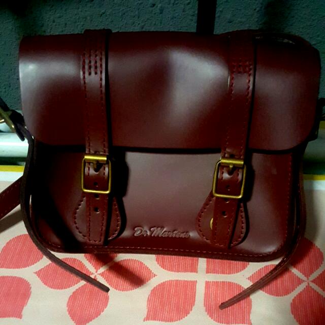 dr martens sling bag