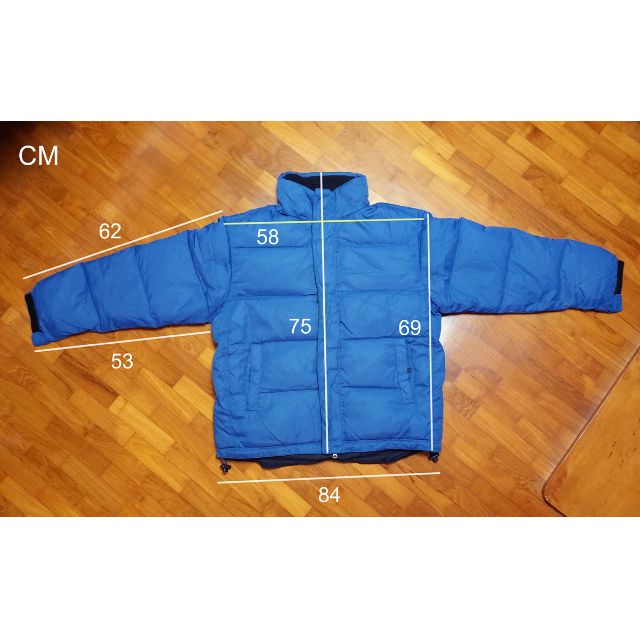 GAP Down Winter Jacket (Category: Hoodies) located in Singapore. Submitted by prmortes (Listing ID 88912260, Image 4). Description: .