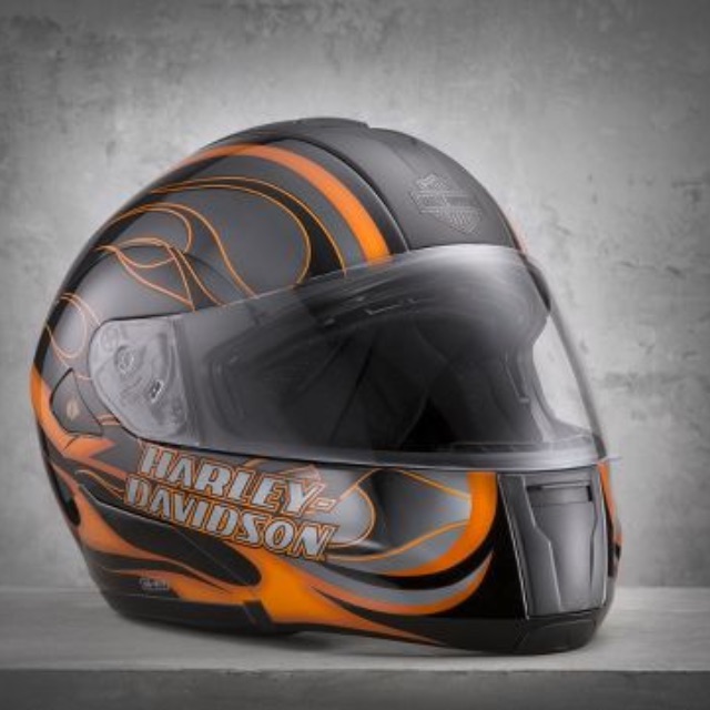 Harley davidson shop flip up helmet