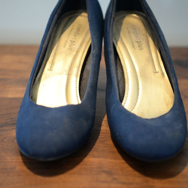 navy blue heels payless