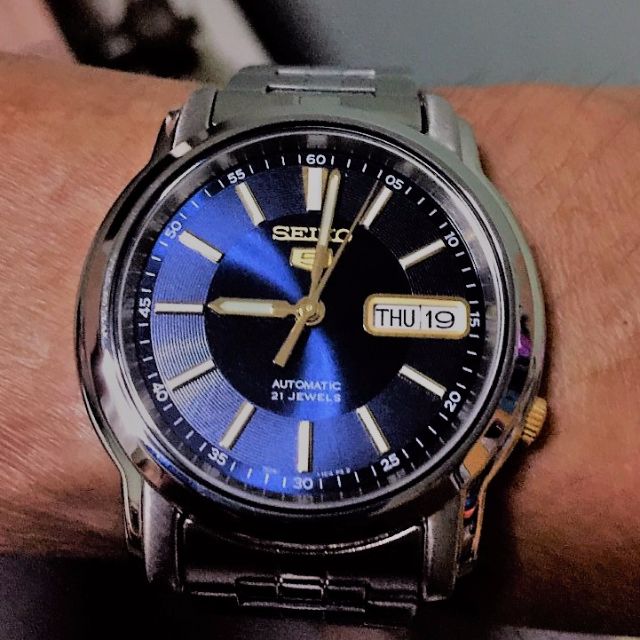 blue dial seiko watches