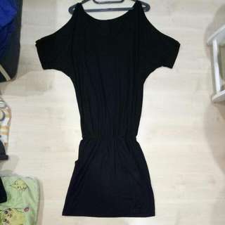 dress pesta