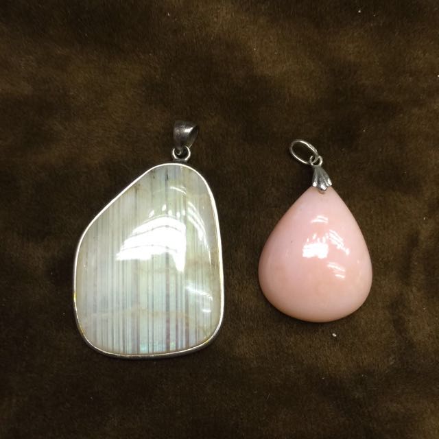 Assorted Pendants (Category: Everything Else) located in Singapore. Submitted by theshopforyou (Listing ID 89093763, Image 1). Description: .