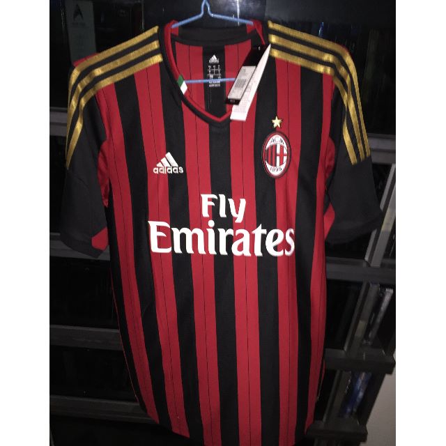 Autographed Soccer Jerseys A.C 40×43 Milan 2013-13 Squad with a team signed jersey 