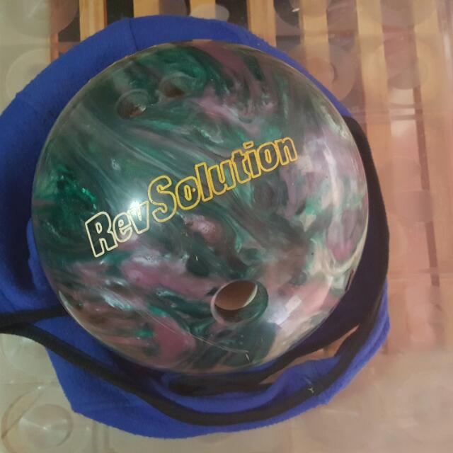Used Bowling Ball, Sports Equipment, Sports & Games, Billiards