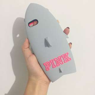 PINK Vs副牌 BiteMe 鯊魚手機殼🦈