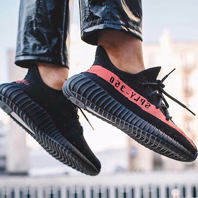 Adidas Yeezy Boost 350 V2 Black Friday, Olshop Fashion Adidas Yeezy Boost 350 V2 Black Friday, Olshop Fashion