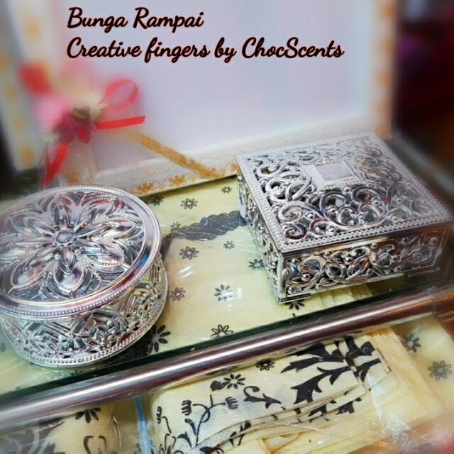 Bunga Rampai (Category: Hijabs) located in Singapore. Submitted by chocscents (Listing ID 89160113, Image 2). Description: .