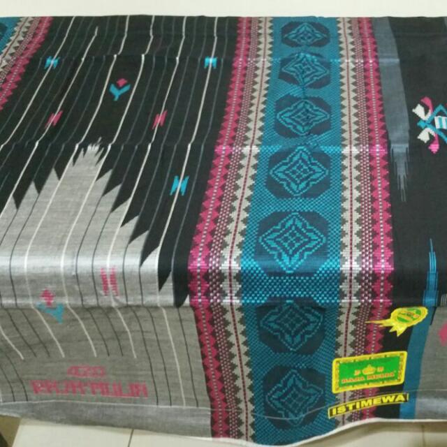 New Motif Sarung Sutra Raja Mulia 420 Sekelas Tamer Lamiri Bhs